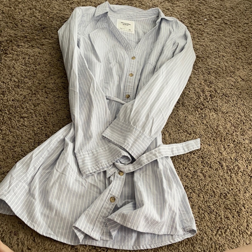 Button up dress 🦋